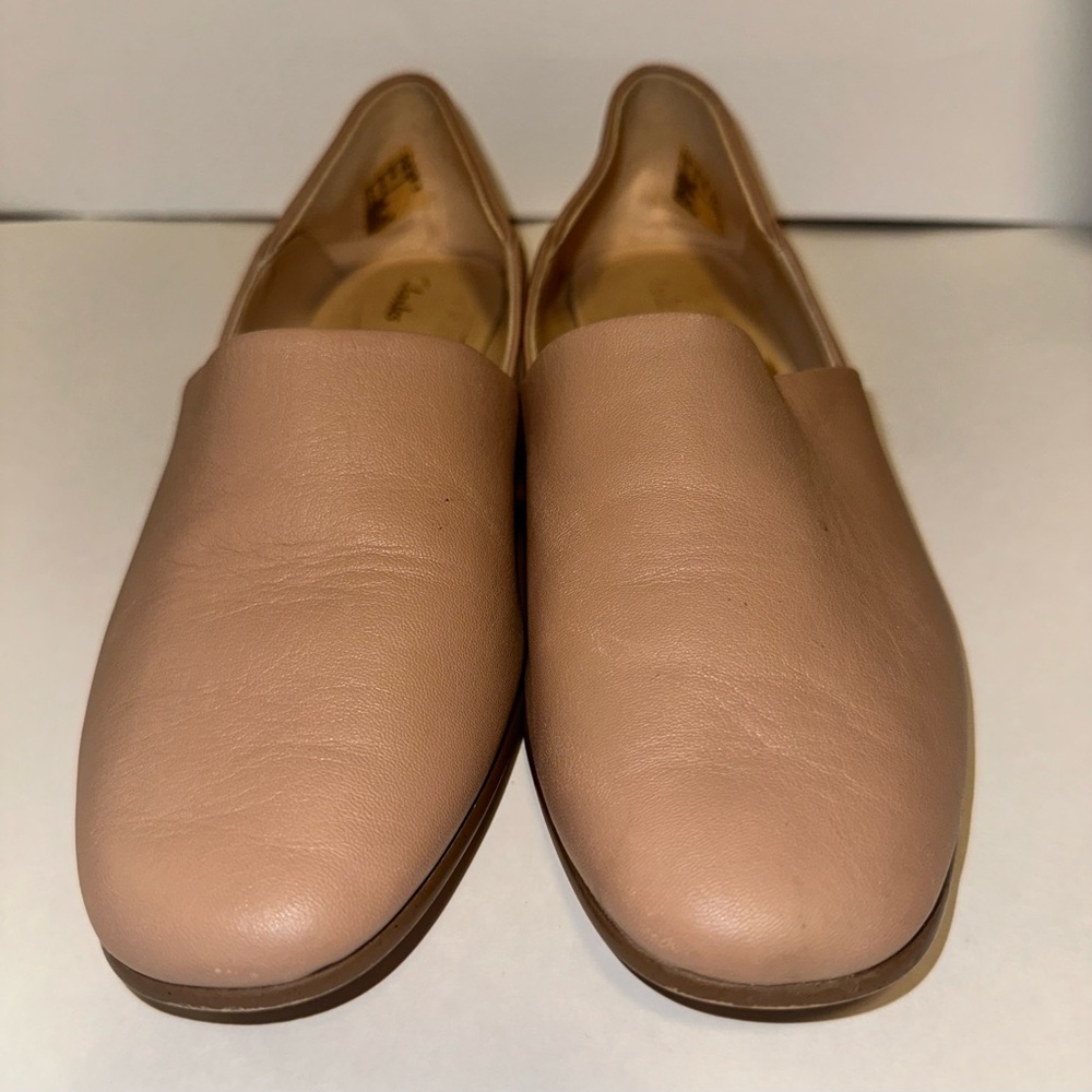 Clarks Shoes Women’s 7.5 M Pure Tone Casual Slip On Loafer Flats Beige Leather - Picture 4 of 7